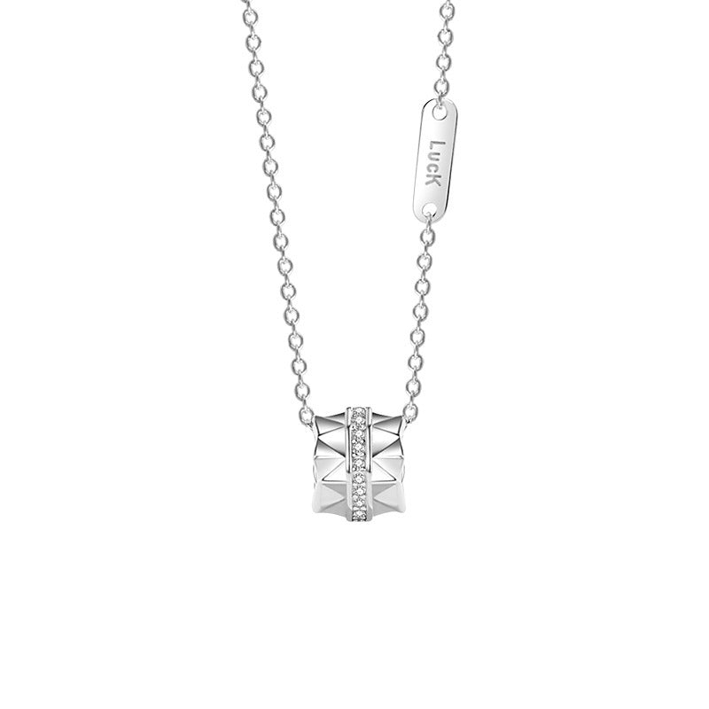 Lovers Necklaces Are Fashionable And Versatile
